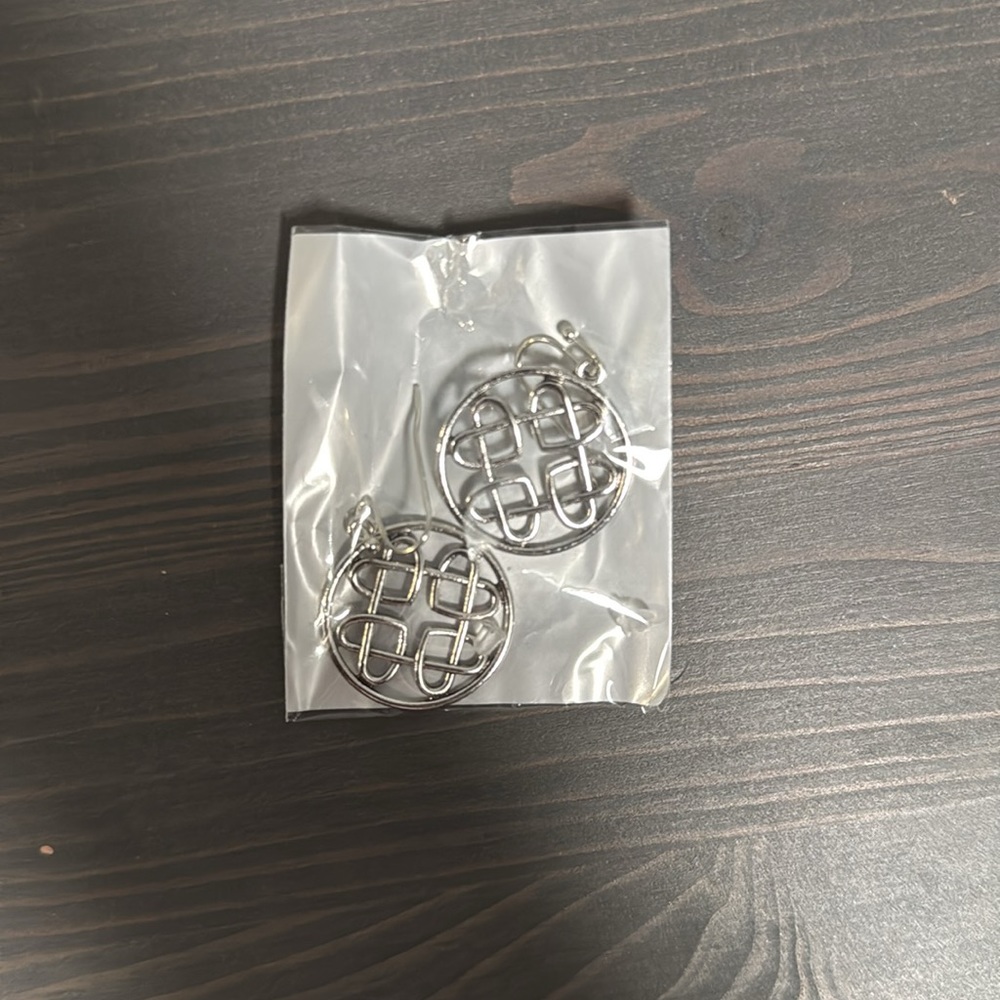 Earring Bundle - Picture 6 of 6